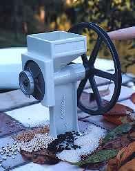 The Country Living Grain Mill, jauhomylly